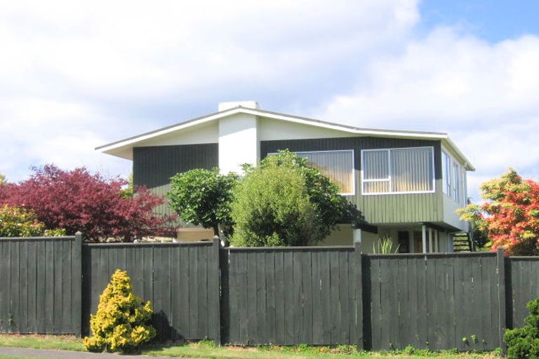 Photo of property in 23 Harvey Street, Waipahihi, Taupo, 3330