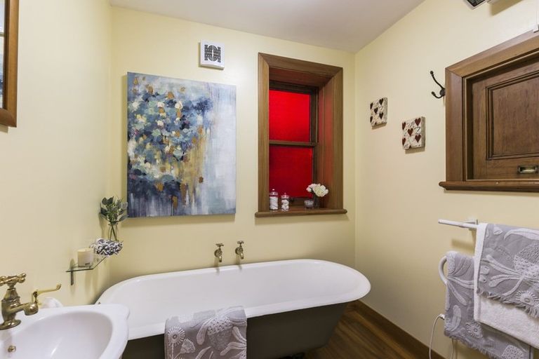 Photo of property in 80 Rolleston Street, Mount Cook, Wellington, 6021