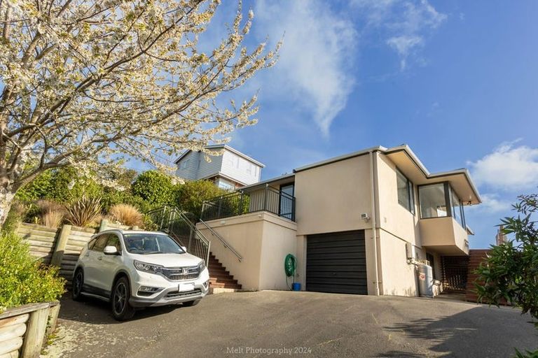 Photo of property in 18 Greenacres Street, Macandrew Bay, Dunedin, 9014