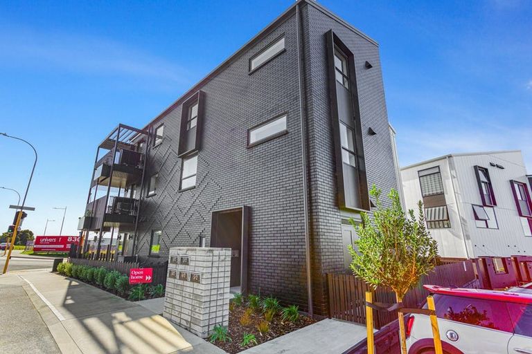 Photo of property in 2/2 Te Rito Road, Hobsonville, Auckland, 0616