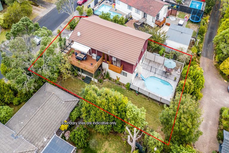 Photo of property in 7 Pokapu Street, Titirangi, Auckland, 0600