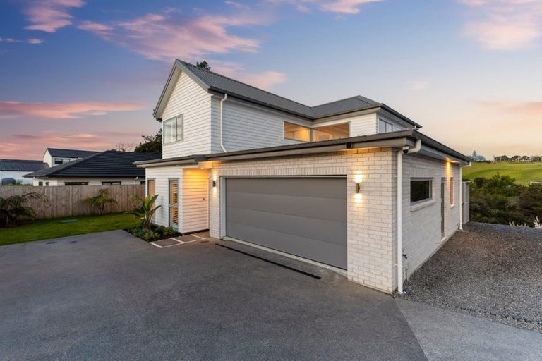 Photo of property in 69 Glenvar Ridge Road, Long Bay, Auckland, 0630