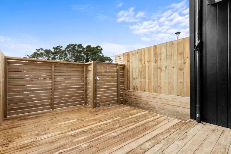 Photo of property in 11 Meg Lane, Glen Eden, Auckland, 0602