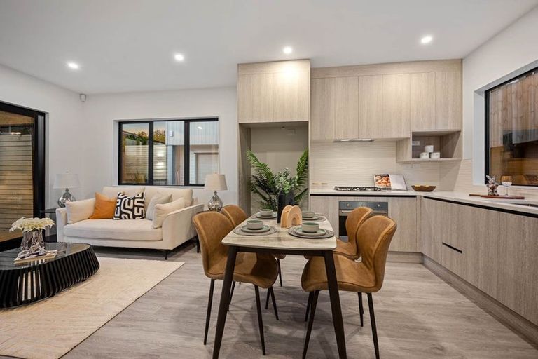 Photo of property in 33c Garadice Road, Rothesay Bay, Auckland, 0630