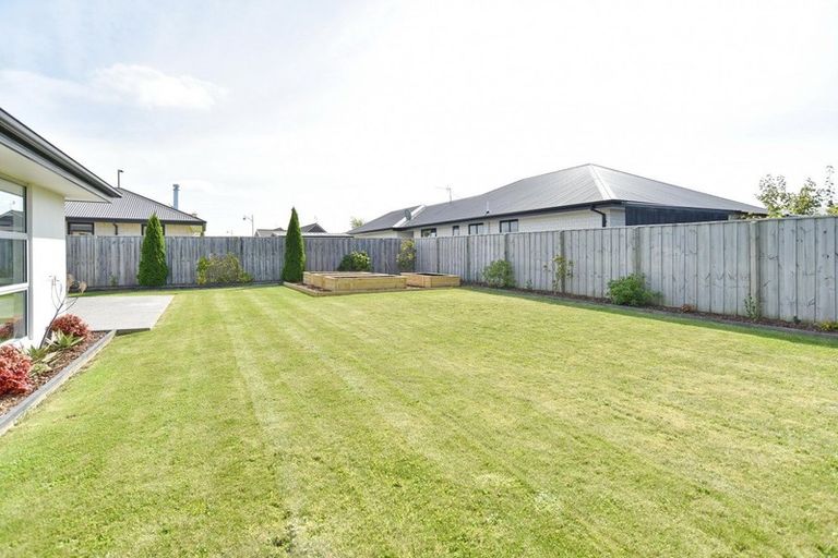 Photo of property in 7 Reeves Road, Rangiora, 7400