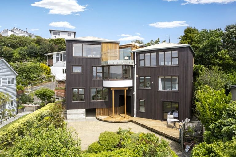 Photo of property in 38 Napier Street, Karaka Bays, Wellington, 6022