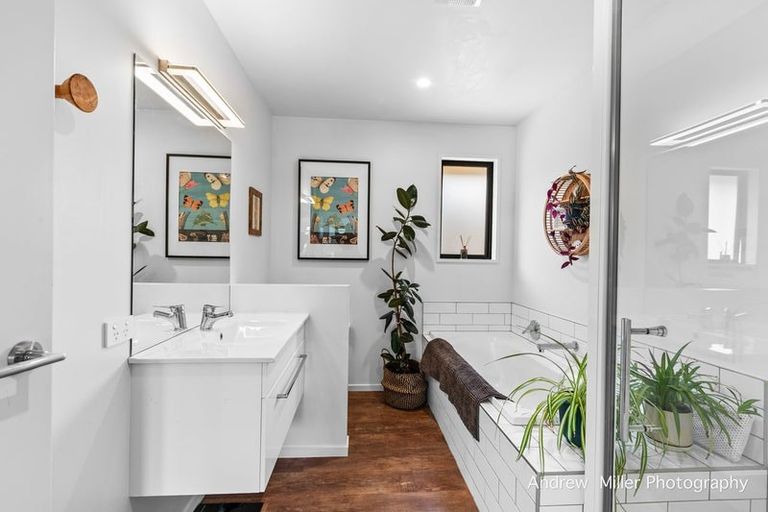 Photo of property in 16 Kingfisher Crescent, Albert Town, Wanaka, 9305