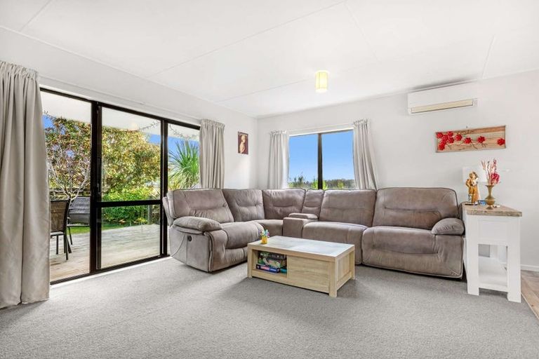 Photo of property in 35b Aquarius Drive, Kawaha Point, Rotorua, 3010