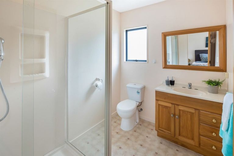 Photo of property in 7 Gresford Place, Churton Park, Wellington, 6037
