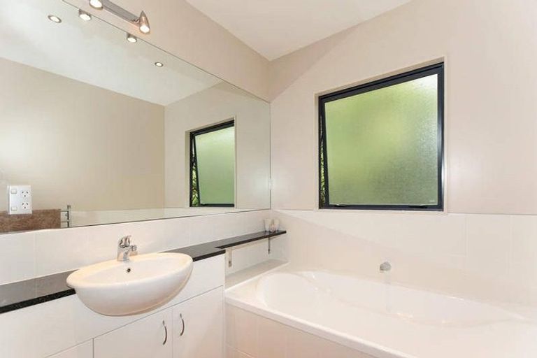 Photo of property in 57g Lancaster Road, Beach Haven, Auckland, 0626