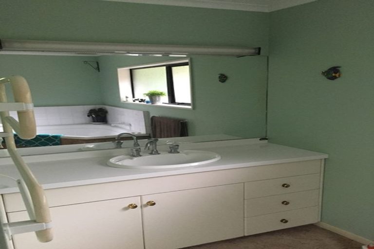 Photo of property in 212 Grahams Road, Burnside, Christchurch, 8053