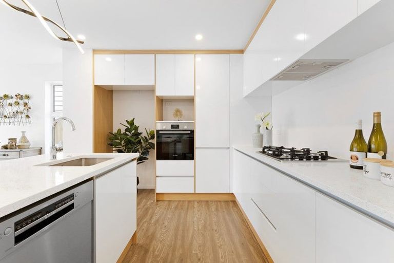 Photo of property in 5/4118a Great North Road, Glen Eden, Auckland, 0602