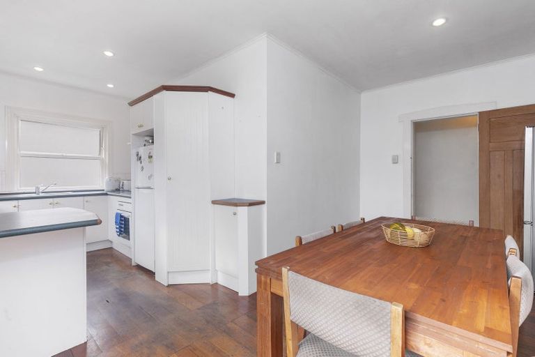 Photo of property in 1/8 Merani Street, Narrow Neck, Auckland, 0622