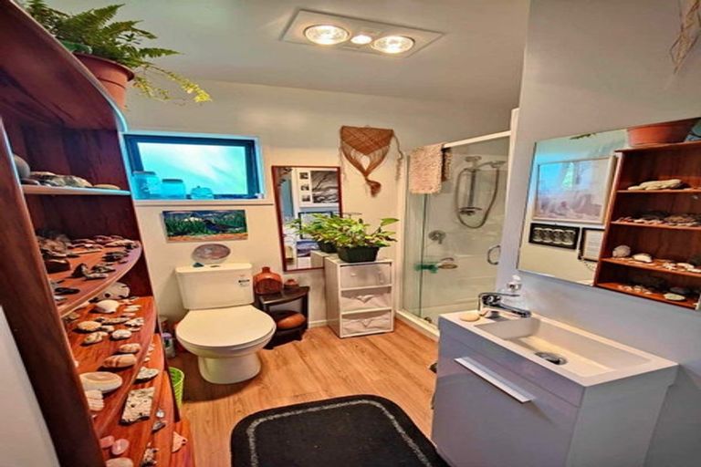 Photo of property in 91 Archmillen Avenue, Pakuranga Heights, Auckland, 2010