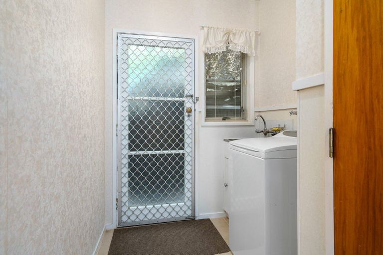 Photo of property in 6 Woodstock Crescent, Leamington, Cambridge, 3432