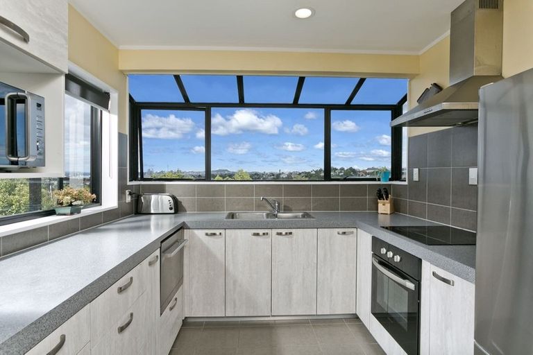 Photo of property in 1/8 City View Terrace, Birkenhead, Auckland, 0626