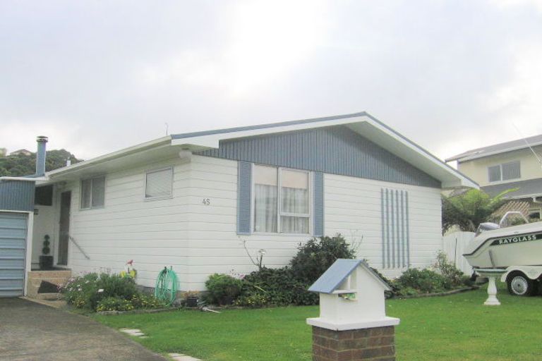 Photo of property in 45 Hicks Close, Whitby, Porirua, 5024