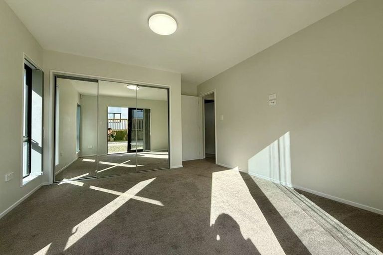 Photo of property in 4 Tawapou Close, Massey, Auckland, 0614