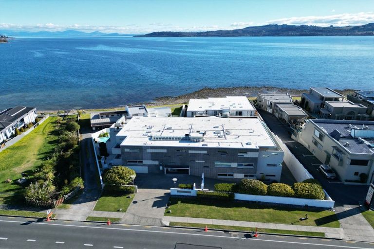 Photo of property in 225 Lake Terrace, Waipahihi, Taupo, 3330