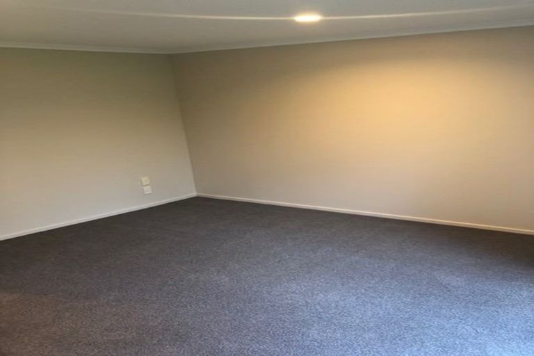 Photo of property in 16 Exotic Place, Massey, Auckland, 0614