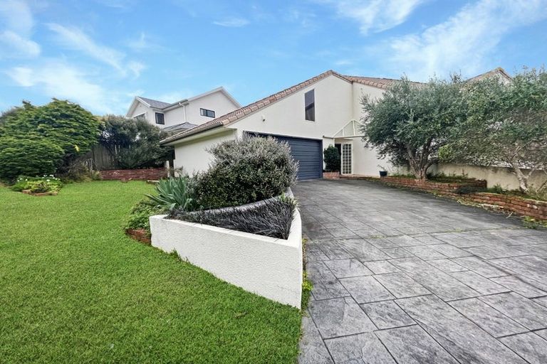 Photo of property in 18 Myers Grove, Churton Park, Wellington, 6037