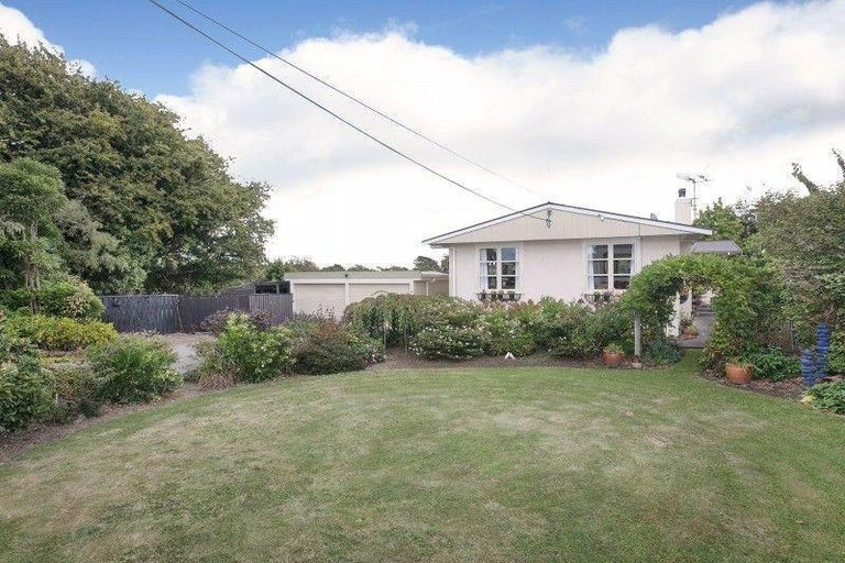 Photo of property in 26 Oxford Street, Marton, 4710