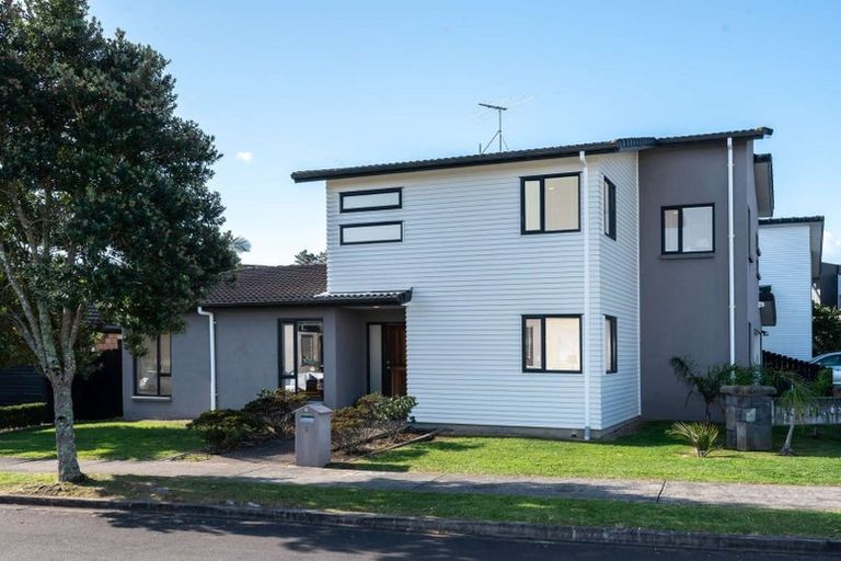 Photo of property in 2 Jack Place, Flat Bush, Auckland, 2019