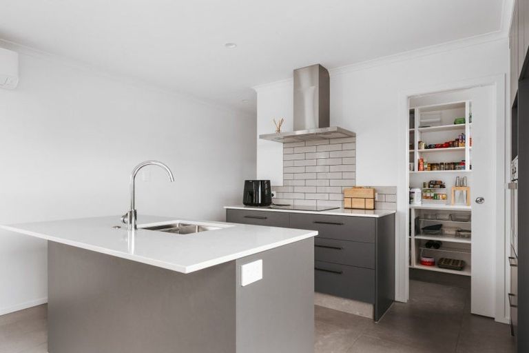 Photo of property in 20 Atutahi Lane, Papamoa, 3118