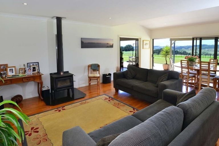 Photo of property in 135c Hutchinson Road, Helensville, 0875
