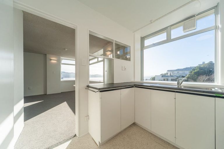 Photo of property in Jerningham Apartments, 20 Oriental Terrace, Oriental Bay, Wellington, 6011