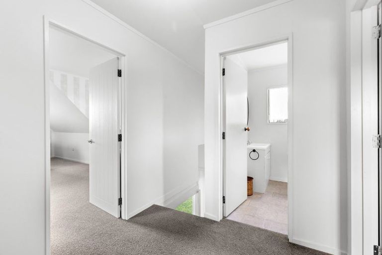 Photo of property in 34 Roberts Line, Kelvin Grove, Palmerston North, 4414