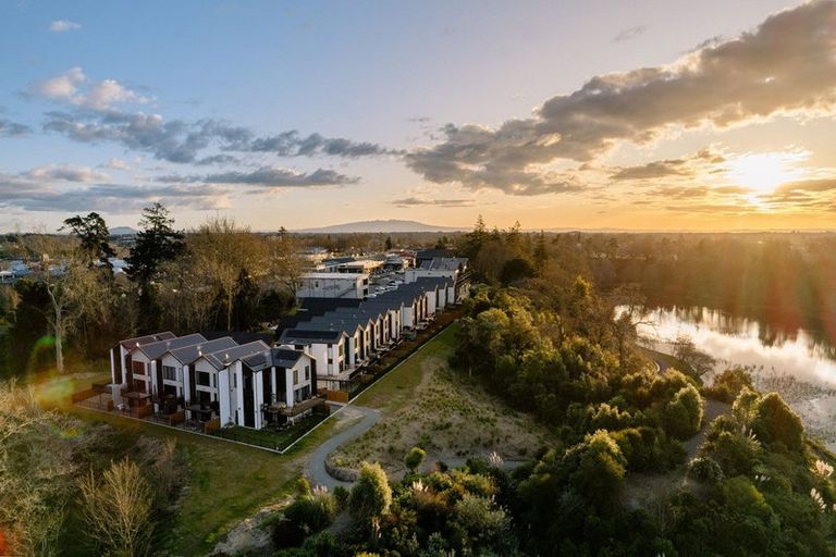 Photo of property in 31 Lakewood Lane, Cambridge, 3434