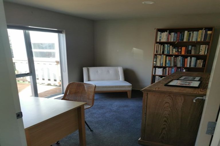 Photo of property in 100d Karepa Street, Brooklyn, Wellington, 6021