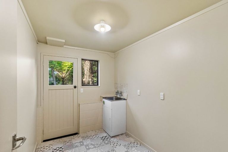 Photo of property in 21a Western Road, Laingholm, Auckland, 0604