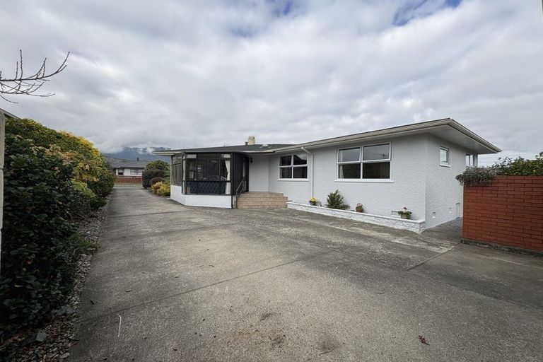 Photo of property in 22 Tennyson Crescent, Stoke, Nelson, 7011