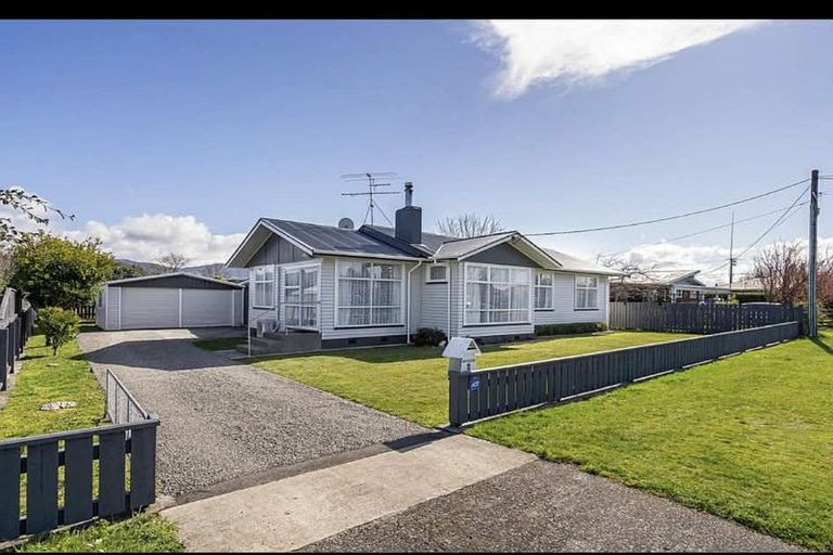 Photo of property in 4 Taverner Street, Carterton, 5713