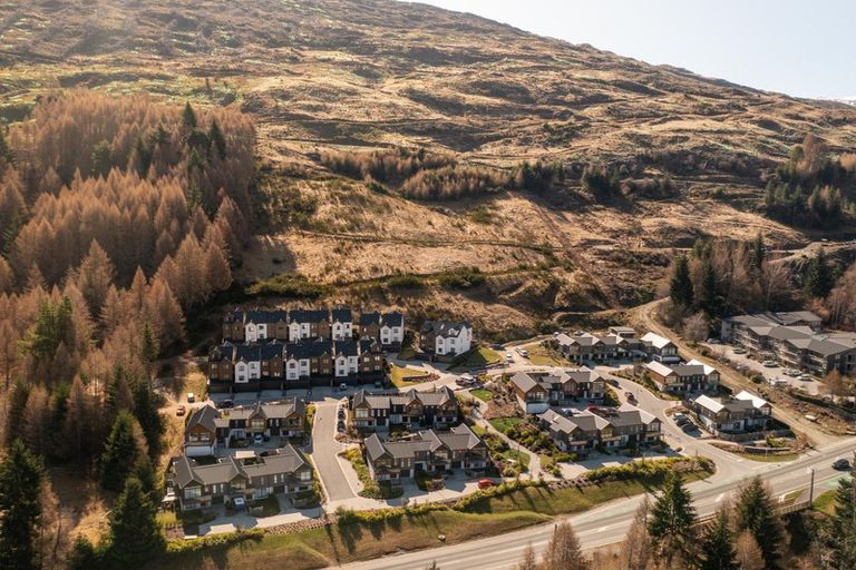 Photo of property in 21/16u George Bullen Lane, Arthurs Point, Queenstown, 9371