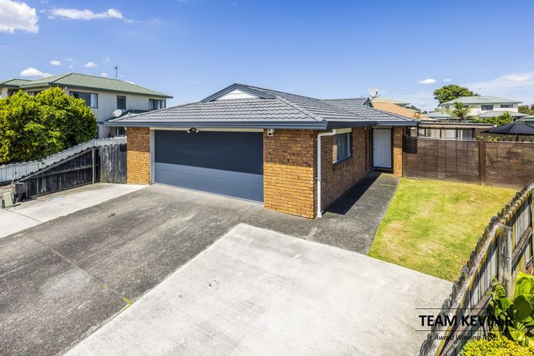 Photo of property in 10 Royalpark Place, Favona, Auckland, 2024
