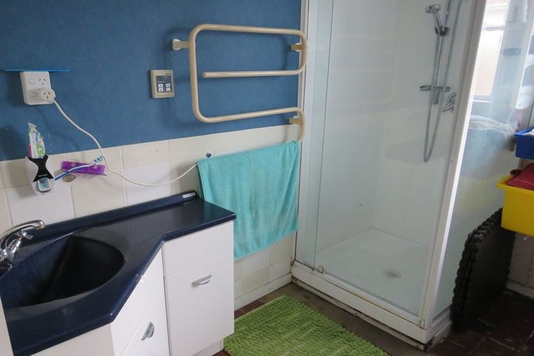 Photo of property in 18 Russell Street, Westport, 7825