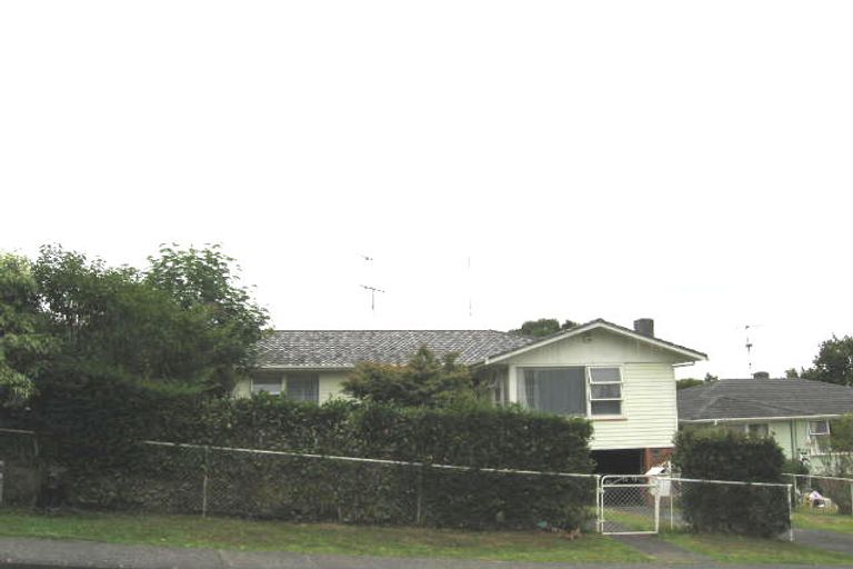 Photo of property in 10 Aplin Place, Birkdale, Auckland, 0626