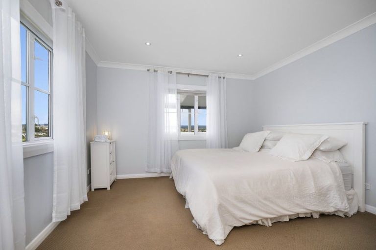 Photo of property in 16 Tralee Street, Omokoroa, 3114