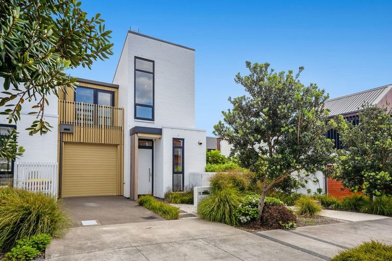 Photo of property in 13 Isitt Road, Hobsonville, Auckland, 0616