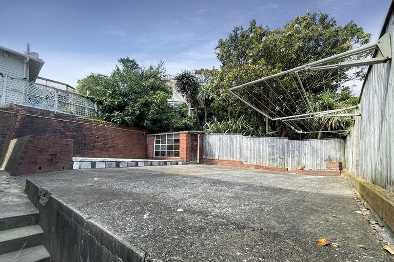 Photo of property in 17 Hankey Street, Mount Cook, Wellington, 6011