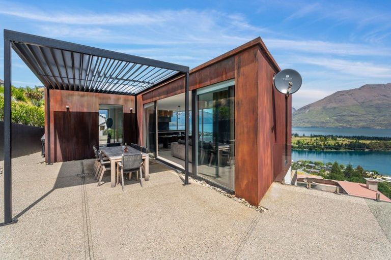 Photo of property in 32 Edinburgh Drive, Queenstown, 9300