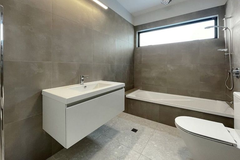 Photo of property in 149u4 Onepu Road, Lyall Bay, Wellington, 6022