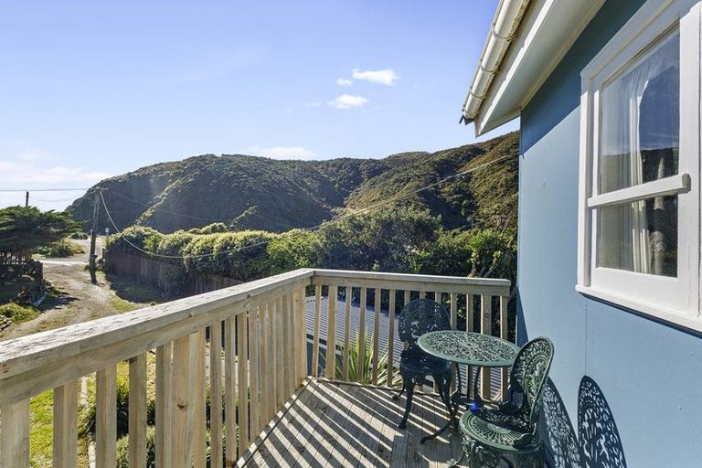 Photo of property in 6 Estuary Street, Makara Beach, Karori, 6972