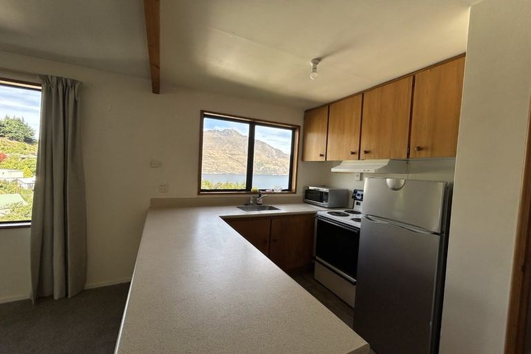Photo of property in 10b Wye Place, Fernhill, Queenstown, 9300