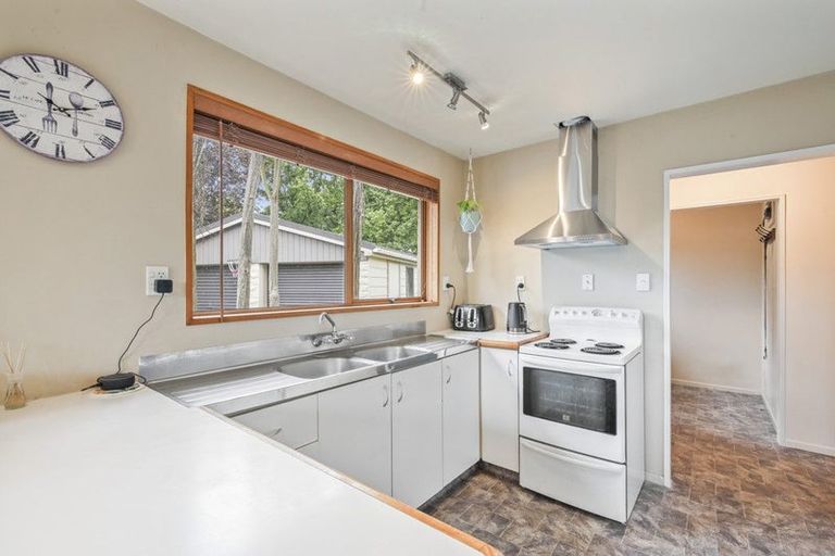 Photo of property in 6 Foster Place, Rangiora, 7400