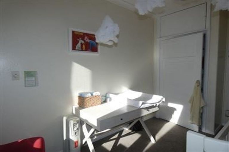 Photo of property in 70 Pembroke Road, Northland, Wellington, 6012