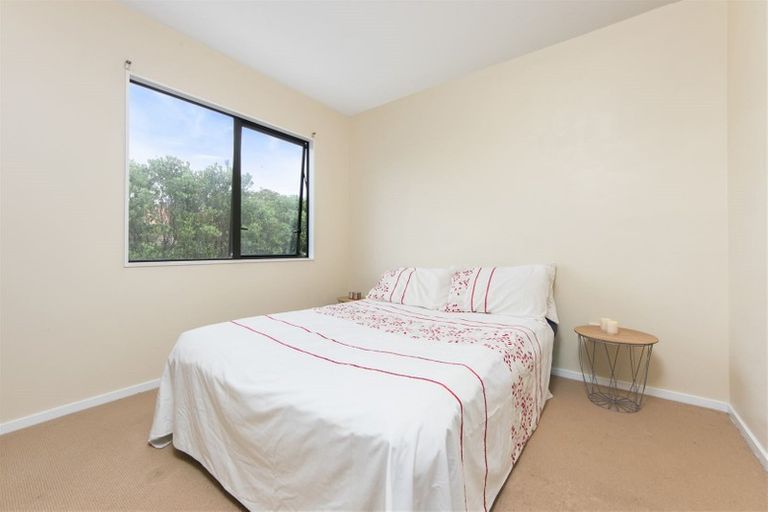 Photo of property in 3/31 Lucienne Drive, Ranui, Auckland, 0612
